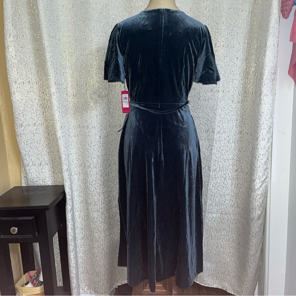 Vince Camuto Womens Velvet Charcoal Flutter Sleeve Faux Wrap Dress, NWT, Size 0 - Picture 3 of 3